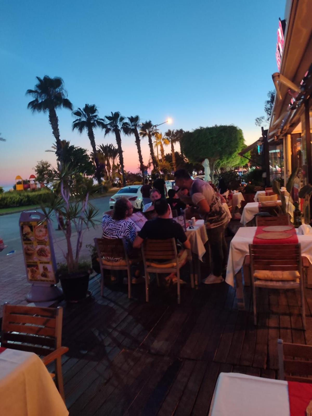 Kleopatra Beach Yildiz Hotel Аланя Екстериор снимка